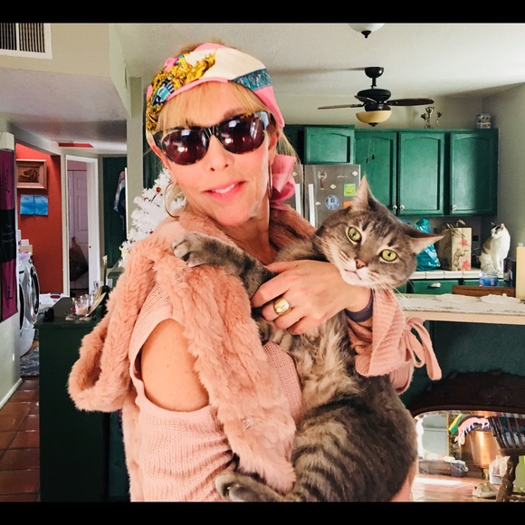 Meet your Posher, Sky - Picture 1 of 1